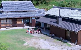 猫とみつばちのいる宿　草地家